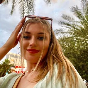 Meet your Posher, Sienna